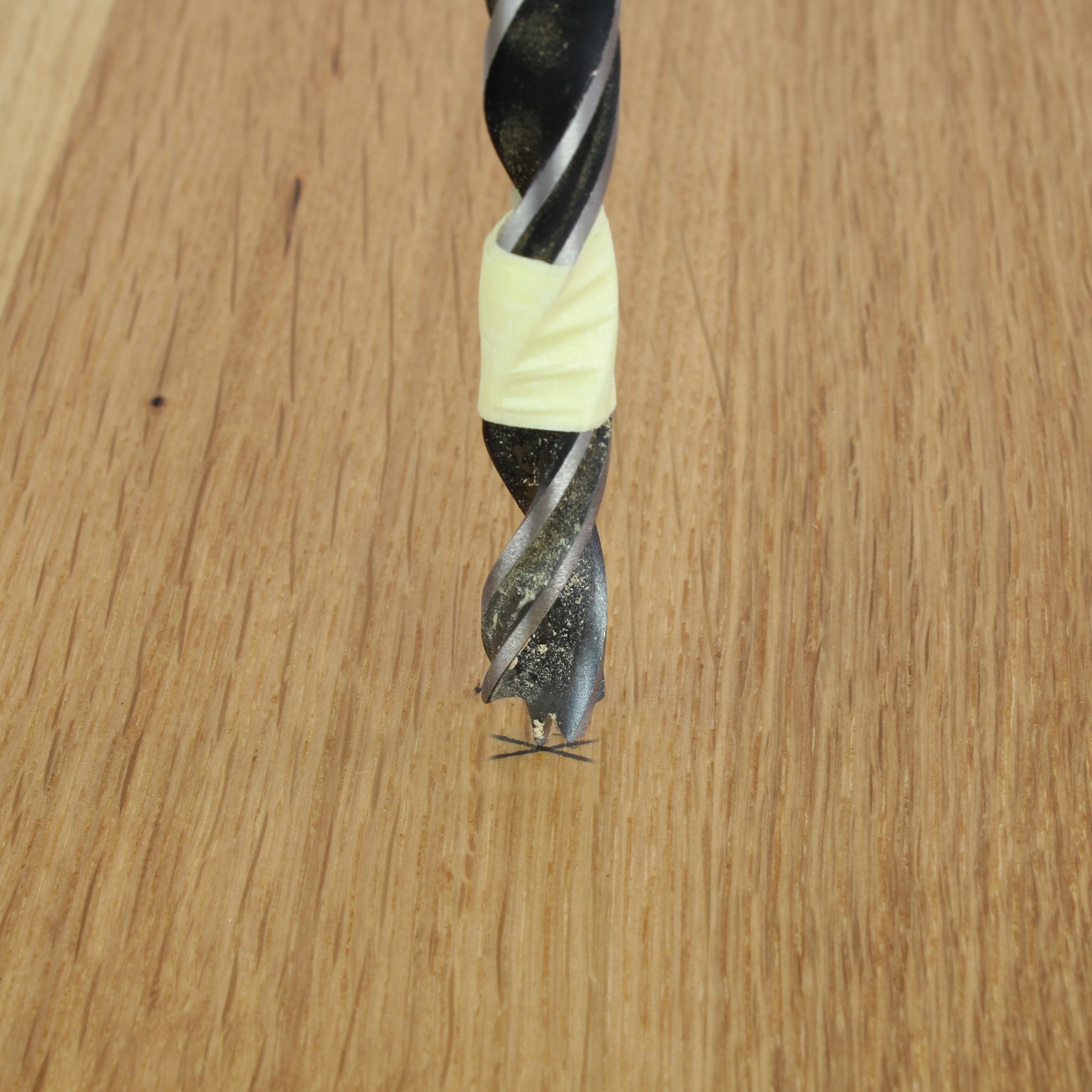 Schraubenset mit Gewindeeinsatz