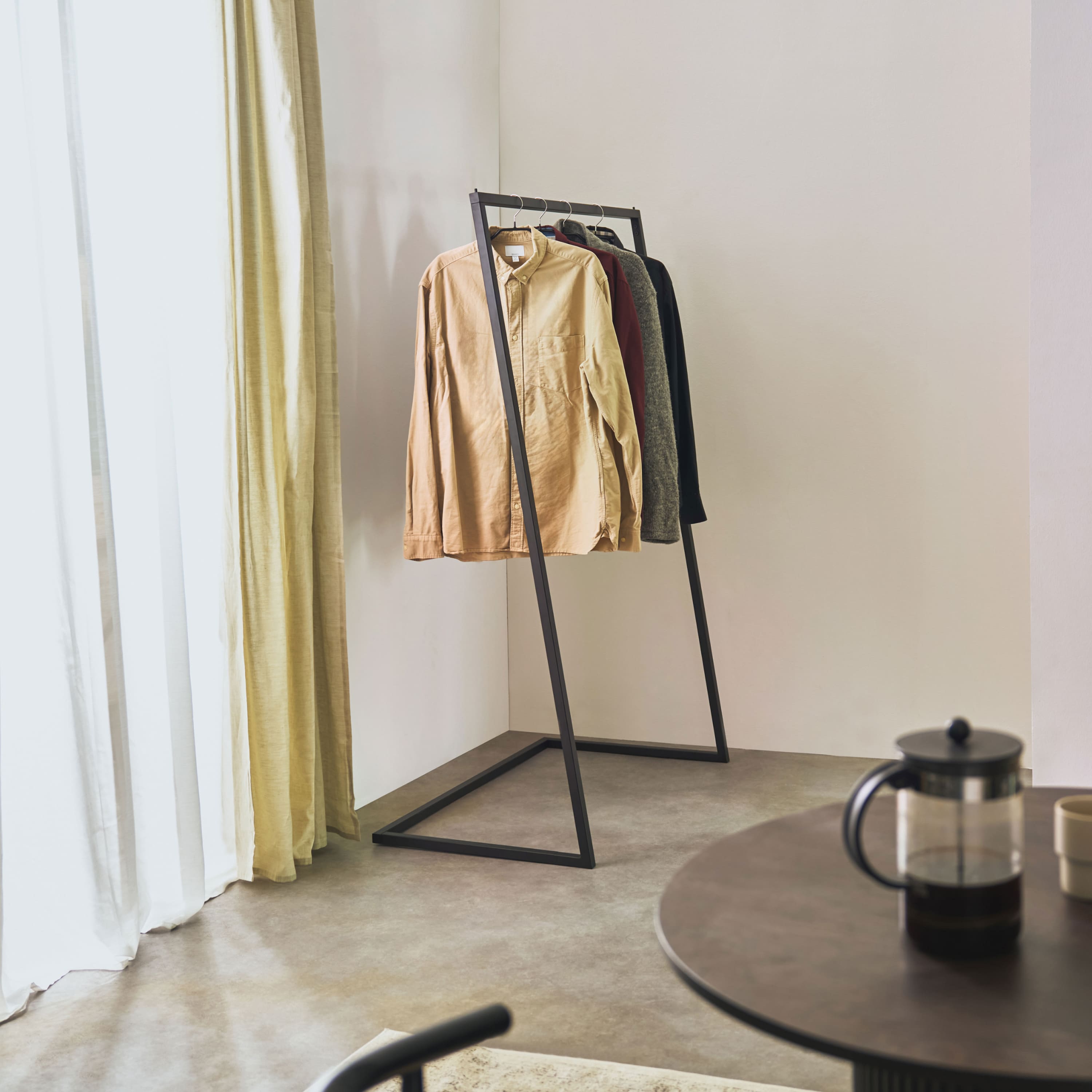 L-FORM clothes rack