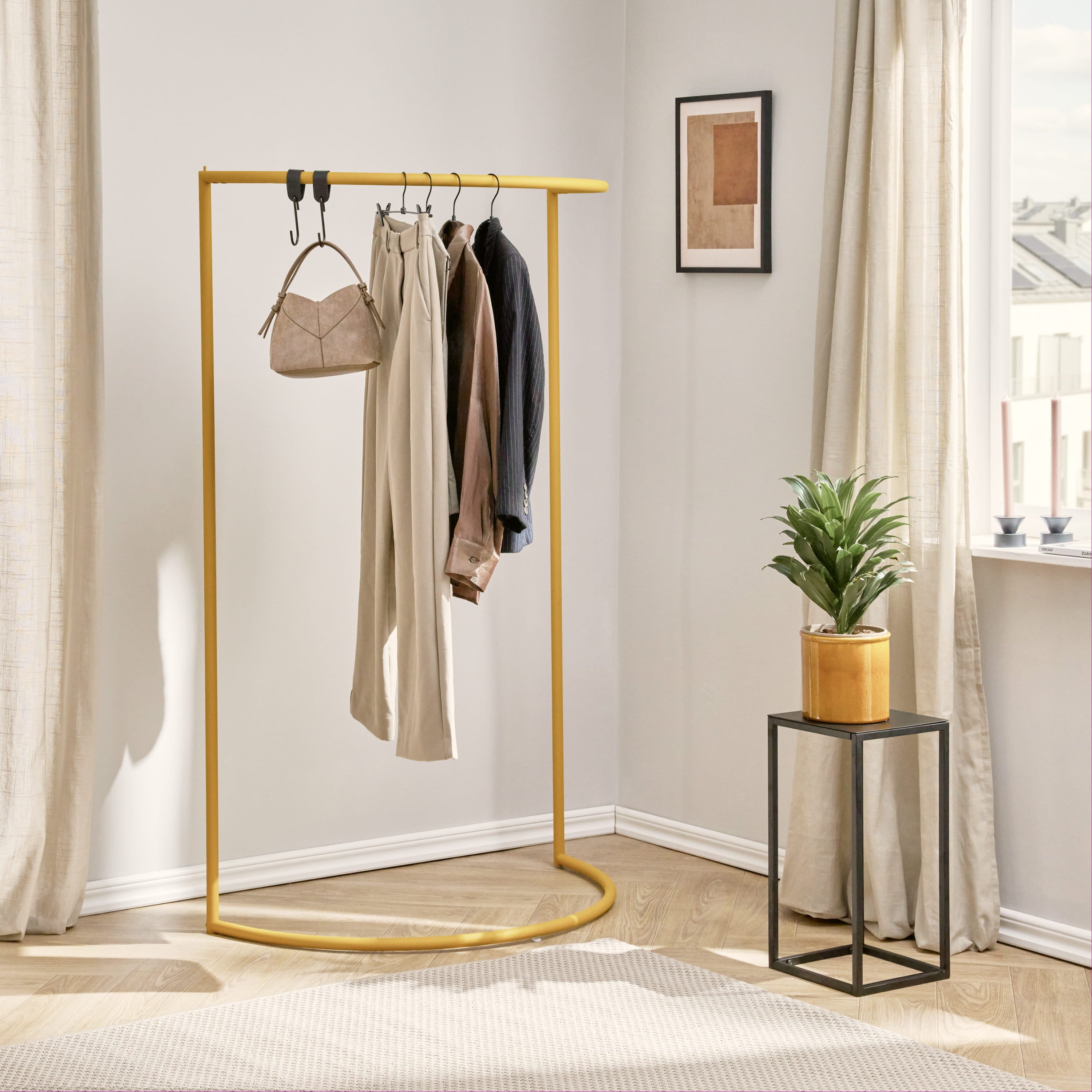 MOND clothes rack