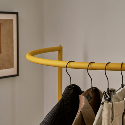 MOND clothes rack