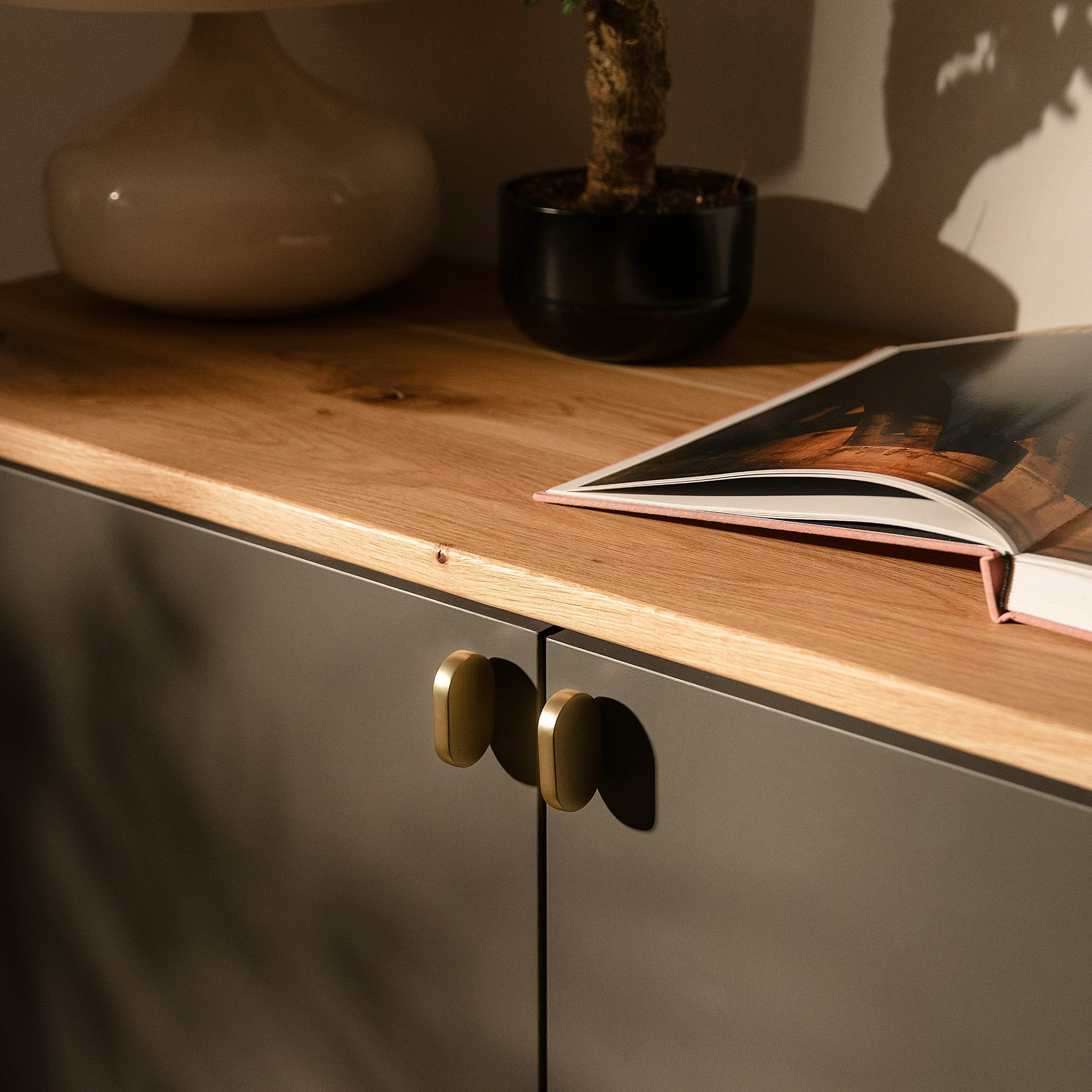 Furniture handle OVAL